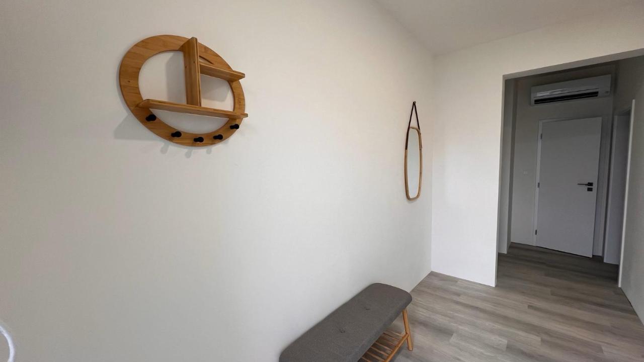 Klimatizovany Apartmanovy Dom S Virivkou, 9B Villa Janosikova Dış mekan fotoğraf