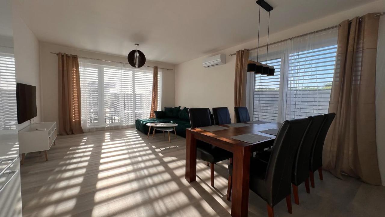 Klimatizovany Apartmanovy Dom S Virivkou, 9B Villa Janosikova Dış mekan fotoğraf